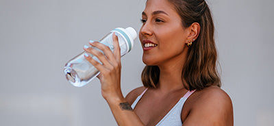 Botella de plástico Wave libre de BPA  Fabricada en Austria por EQUA -  EQUA - Botellas de agua sostenibles